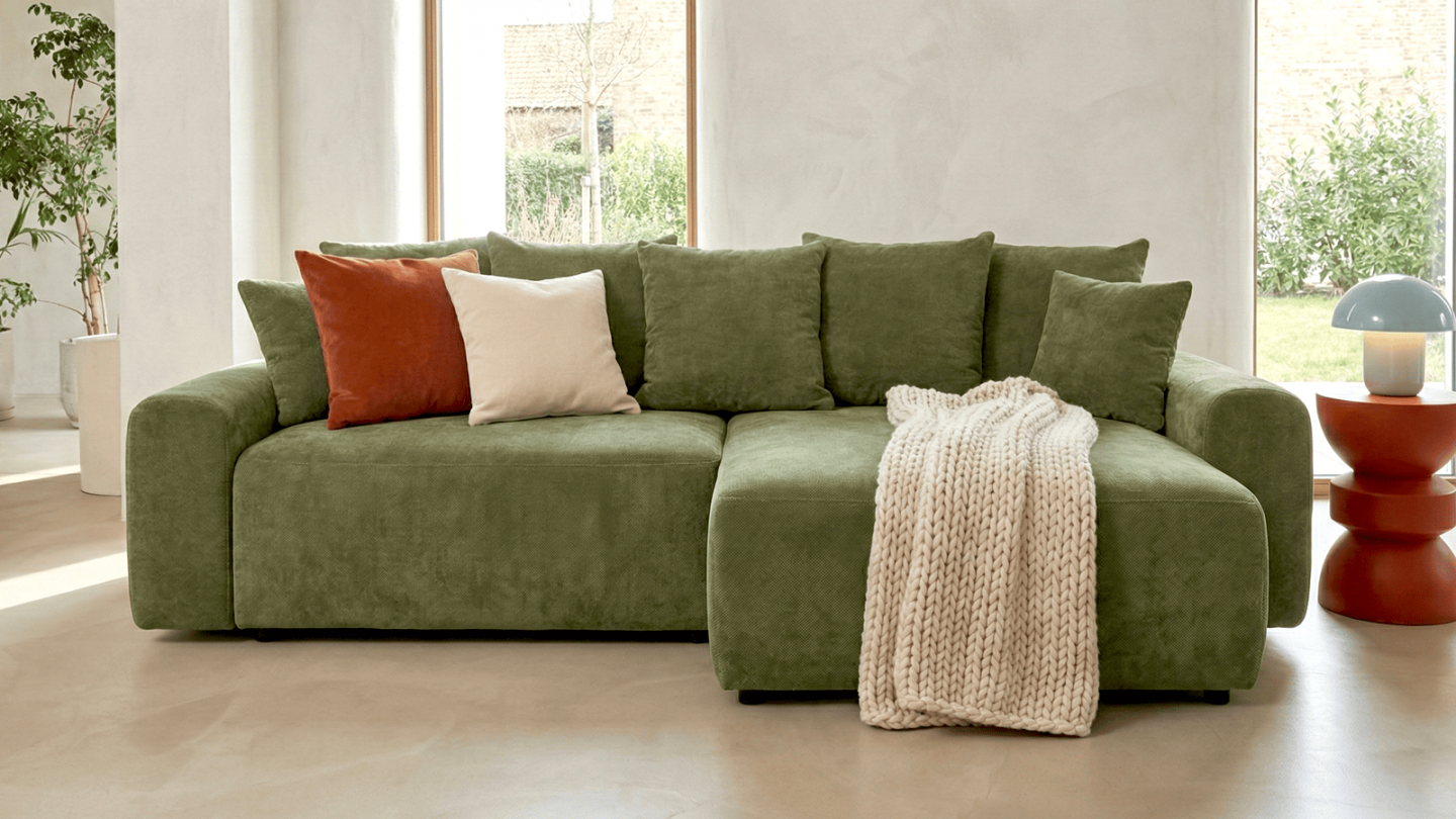 Canapé d'angle convertible réversible 4 places avec coffre de rangement en tissu chenille vert olive - Monceau Canapé d'angle convertible réversible 4 places avec coffre de rangement en tissu chenille vert olive - Monceau