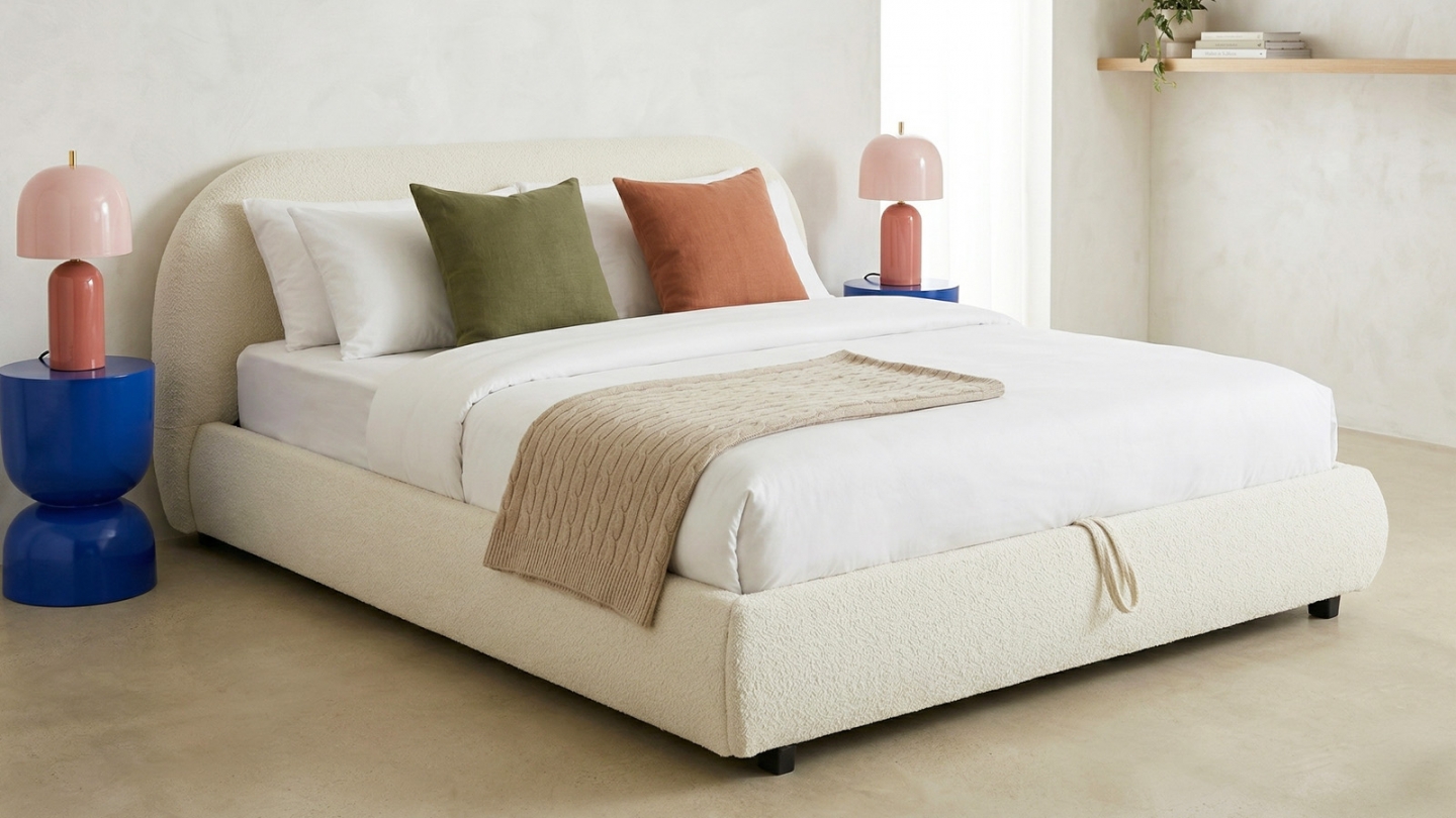 Lit coffre 180x200 cm avec tête de lit matelassée en tissu bouclé beige - Madisson Lit coffre 180x200 cm avec tête de lit matelassée en tissu bouclé beige - Madisson