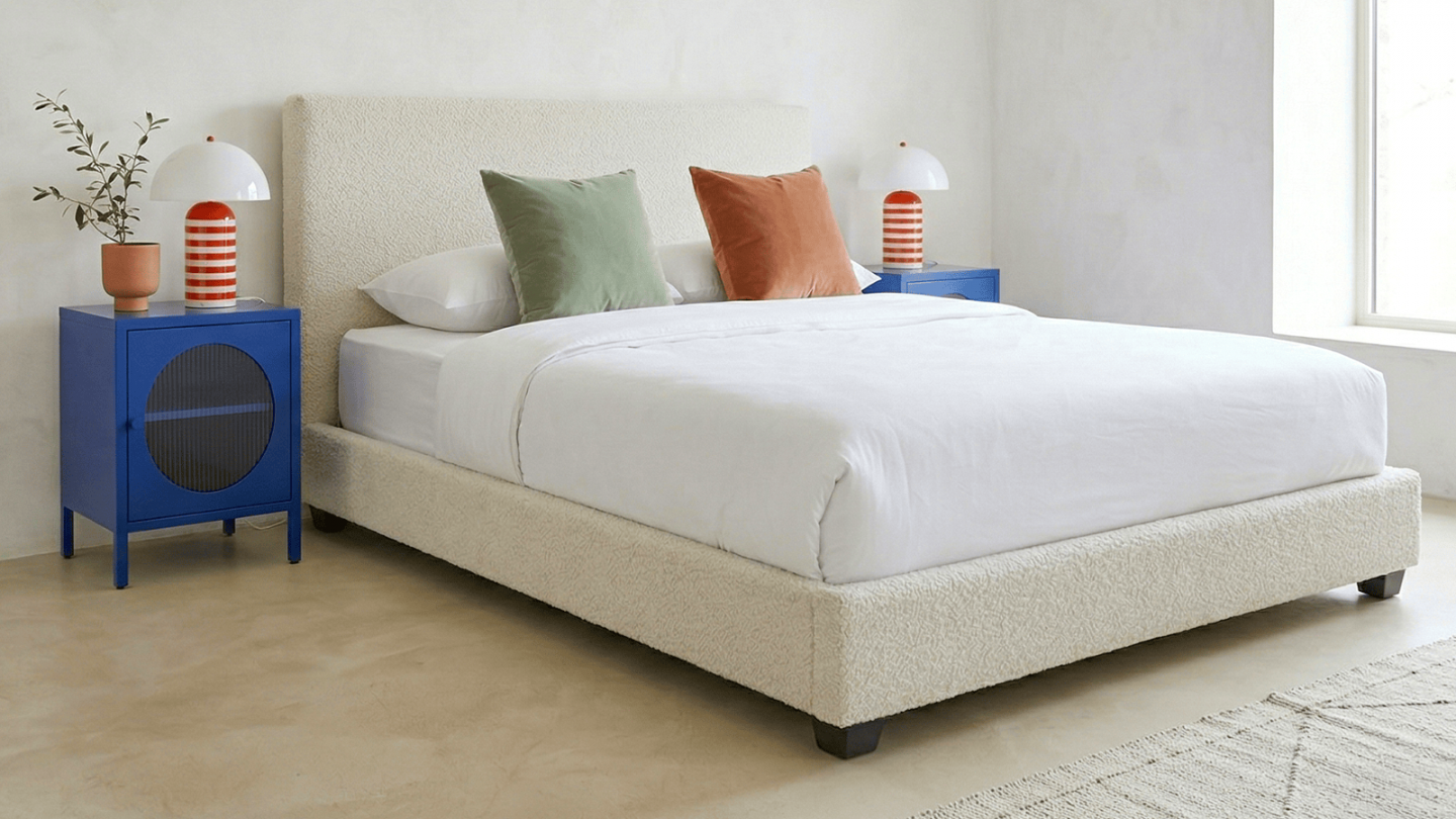 Lit adulte 140x190 cm avec tête de lit capitonnée en tissu bouclé beige - William Lit adulte 140x190 cm avec tête de lit capitonnée en tissu bouclé beige - William