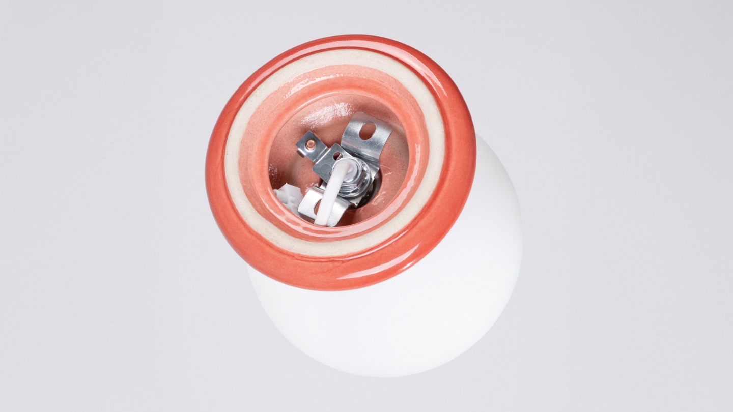 Applique murale en céramique pêche et globe en verre - Zori Applique murale en céramique pêche et globe en verre - Zori