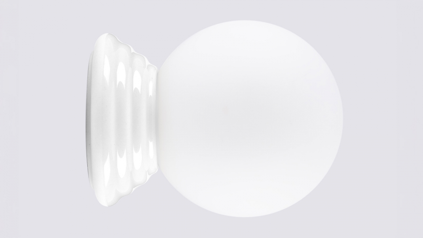 Applique murale en céramique blanche et globe en verre - Zori Applique murale en céramique blanche et globe en verre - Zori