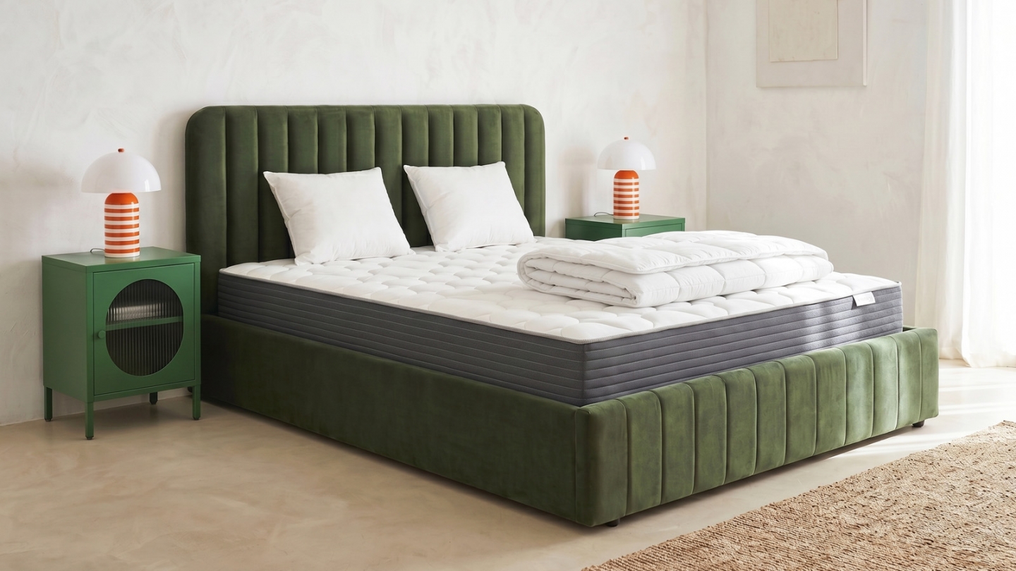 Matelas mémoire de forme 140x190 Memo HR Hbedding + couette chaude 240x200cm + 2 oreillers 60x60cm Matelas mémoire de forme 140x190 Memo HR Hbedding + couette chaude 240x200cm + 2 oreillers 60x60cm