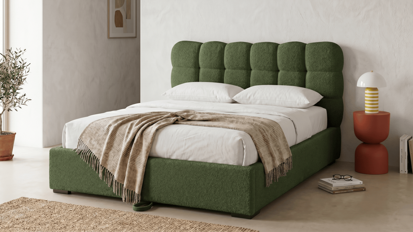 Lit coffre adulte 180x200 cm avec sommier et tête de lit capitonnée en tissu bouclé vert - Lola Lit coffre adulte 180x200 cm avec sommier et tête de lit capitonnée en tissu bouclé vert - Lola
