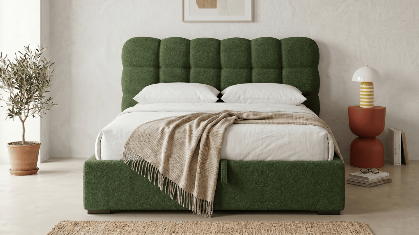 Lit coffre adulte 180x200 cm avec sommier et tête de lit capitonnée en tissu bouclé vert - Lola Lit coffre adulte 180x200 cm avec sommier et tête de lit capitonnée en tissu bouclé vert - Lola