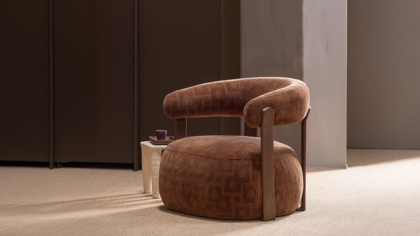 Fauteuil en tissu 3D à motifs géométriques brun - Foon Fauteuil en tissu 3D à motifs géométriques brun - Foon