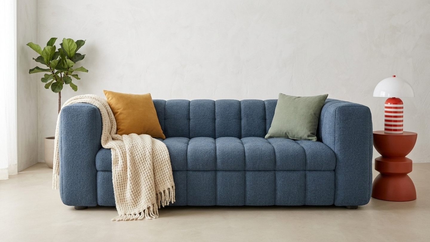Canapé capitonné convertible 3 places en tissu chenille bleu foncé - ouverture express - Cester Canapé capitonné convertible 3 places en tissu chenille bleu foncé - ouverture express - Cester