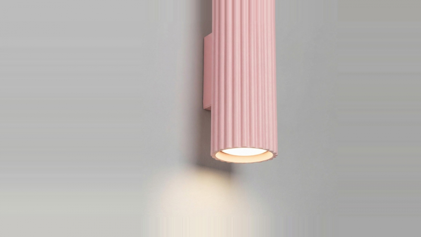 Applique en aluminium cannelé 20 cm rose - Karbon Applique en aluminium cannelé 20 cm rose - Karbon