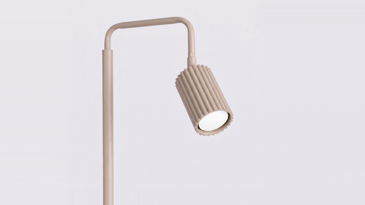 Lampadaire en aluminium taupe 160 cm - Karbon Lampadaire en aluminium taupe 160 cm - Karbon