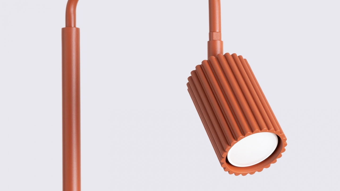 Lampadaire en aluminium terracotta 160 cm - Karbon Lampadaire en aluminium terracotta 160 cm - Karbon
