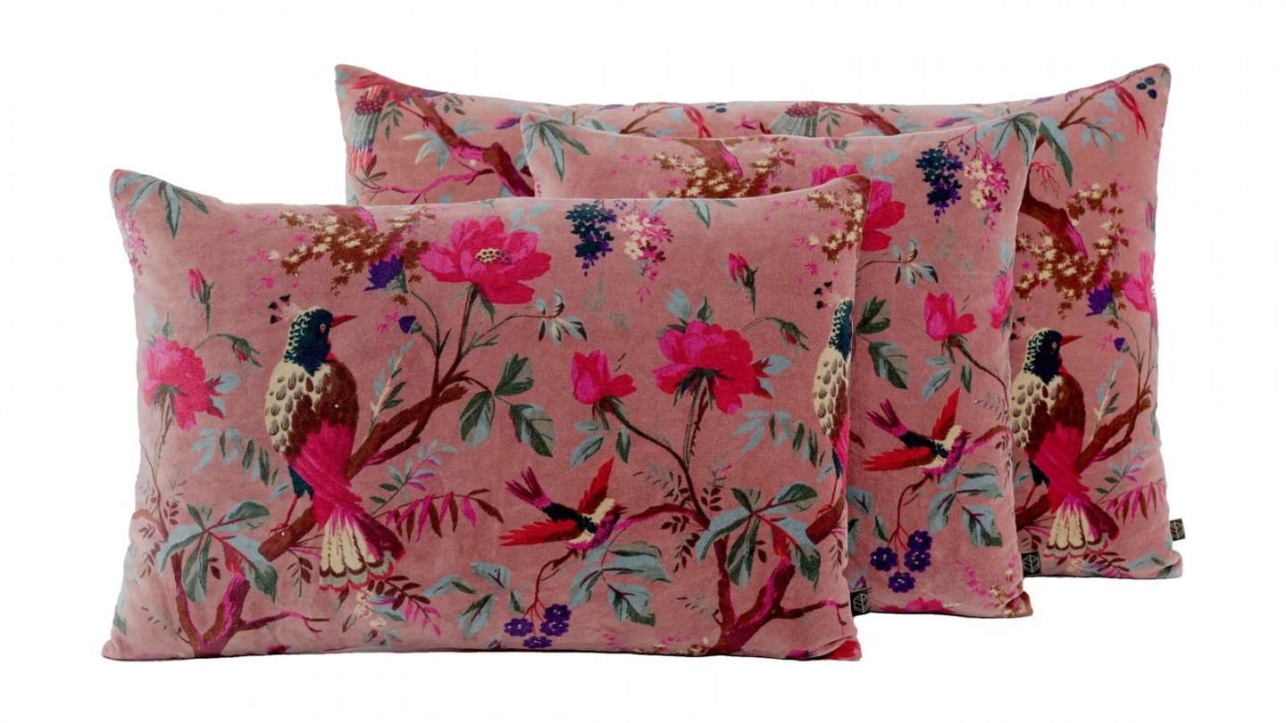 Housse de Coussin bois de rose en Velours Imprimé Oiseaux 45 x 45 cm - Birdy Housse de Coussin bois de rose en Velours Imprimé Oiseaux 45 x 45 cm - Birdy
