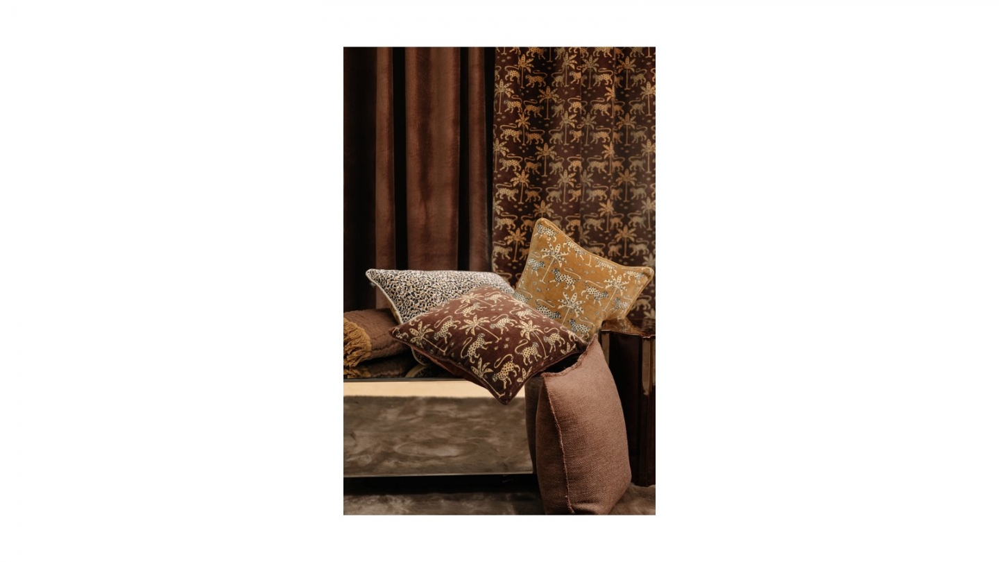 Housse de coussin en velours imprimé ganache 45 x 45 cm - Beria Housse de coussin en velours imprimé ganache 45 x 45 cm - Beria