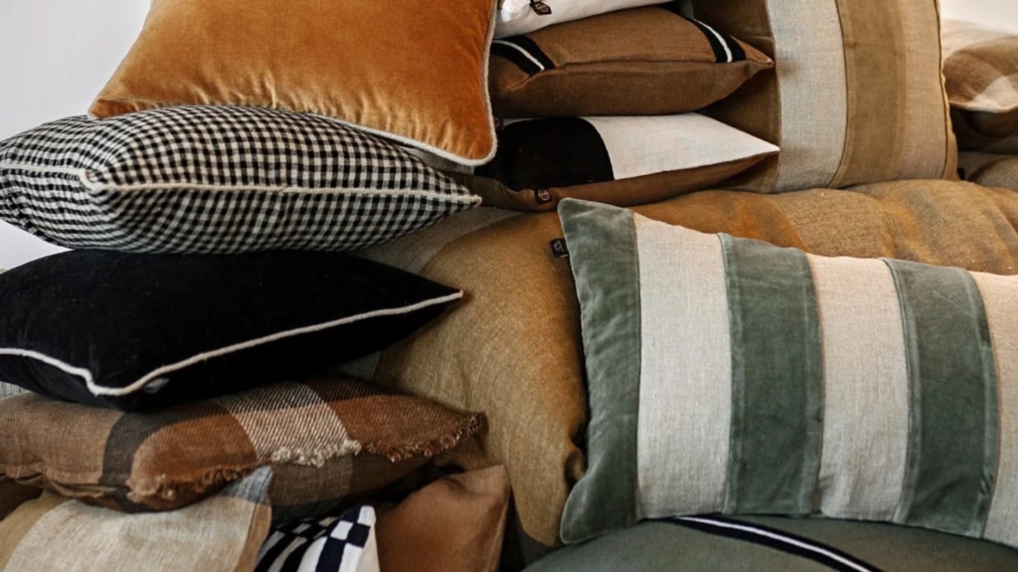 Pack intérieur & Housse de coussin en velours Gold 40 x 60 cm - New Delhi Pack intérieur & Housse de coussin en velours Gold 40 x 60 cm - New Delhi