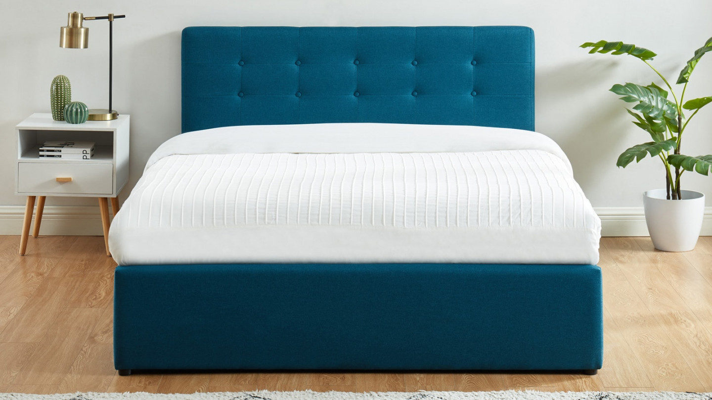 Ensemble lit coffre Tina en tissu bleu canard 140x190cm + Matelas mousse Clean Confort 19 cm