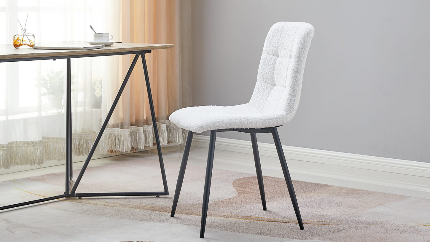 Lot de 2 chaises en tissu bouclette beige, piètement noir - Iggy