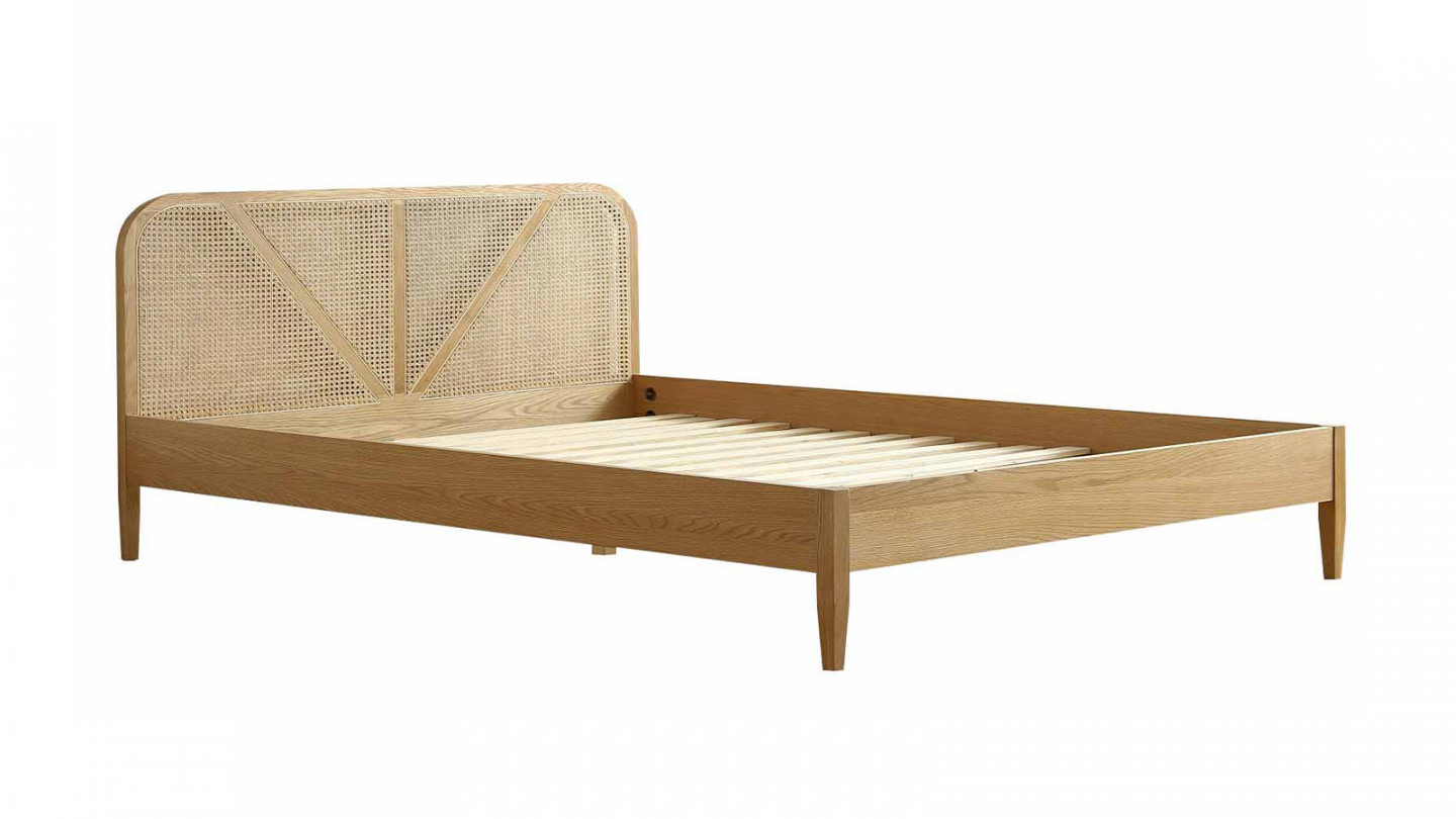 Lit adulte 140x190 cm en placage chêne avec tête de lit en bois massif et cannage naturel - Leonie