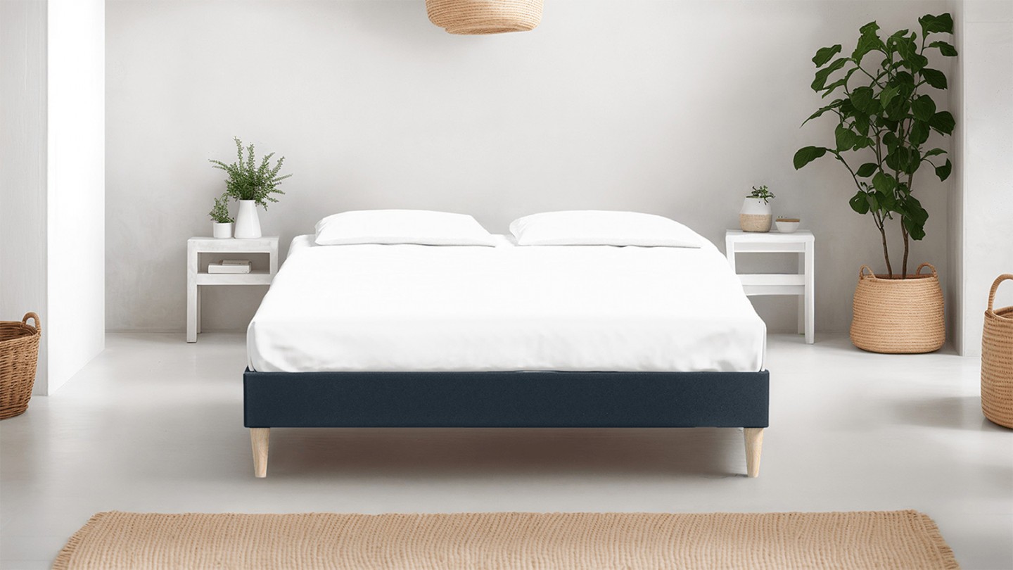 Ensemble lit adulte 140x190 cm en velours bleu nuit Dina + Matelas mémoire de forme Memo HR