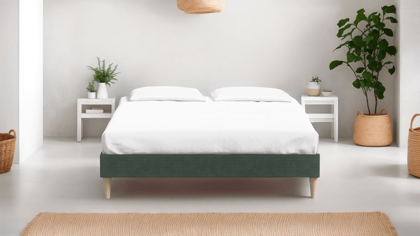 Ensemble lit adulte 180x200 cm en velours côtelé vert Dina + Matelas mémoire de forme Memo HR