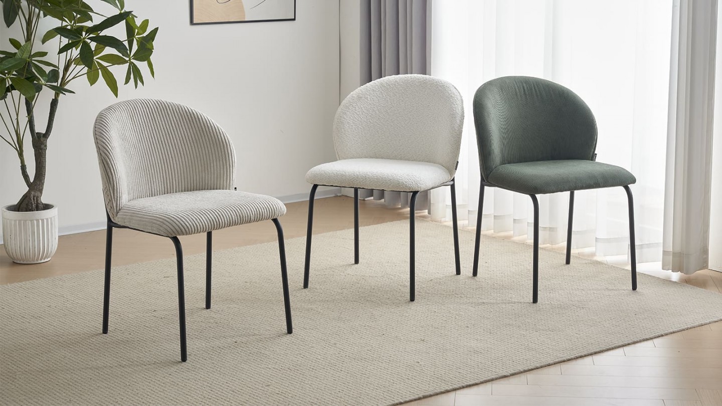 Lot de 2 chaises de salle à manger en tissu bouclette beige - piètement en métal noir - Noé